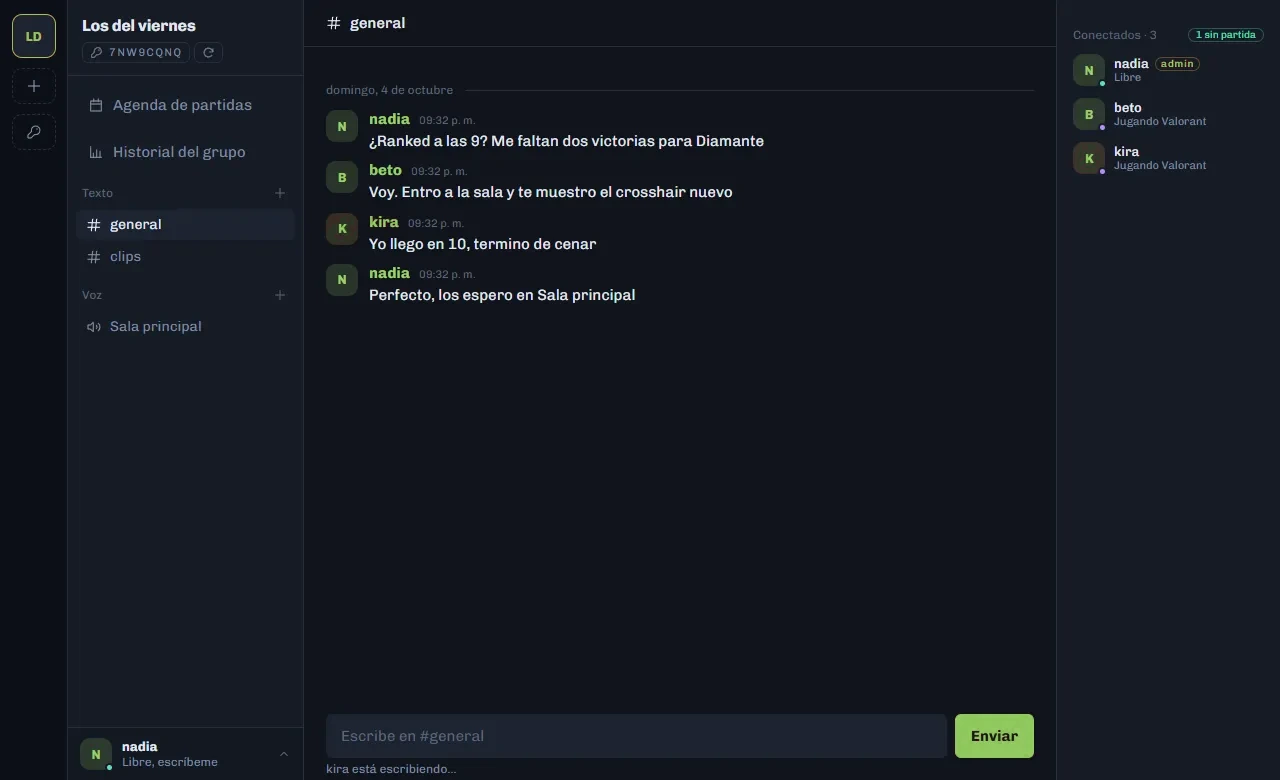 Chat del grupo: quedan para jugar ranked a las 9 y la lista de conectados muestra quién está jugando a Valorant.